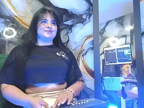  angelcute16 online show from April 15, 2026, 11:50 am