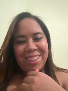 Tainesilva online show from May 15, 2026, 3:46 am