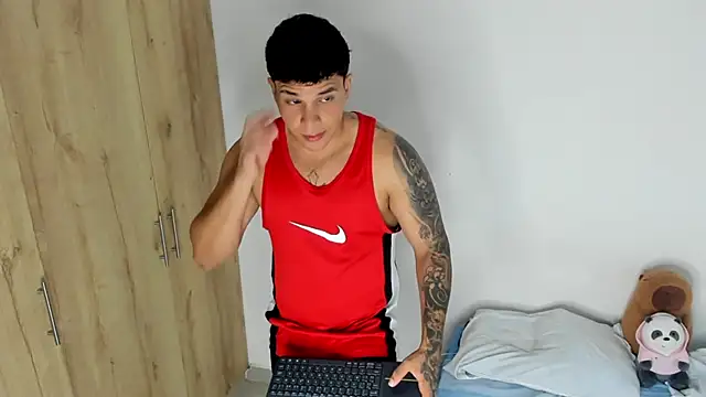 DrakeSmith  online show from April 13, 2026, 10:26 pm