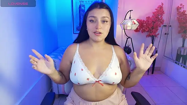 Selene blake online show from April 14, 2026, 12:44 pm