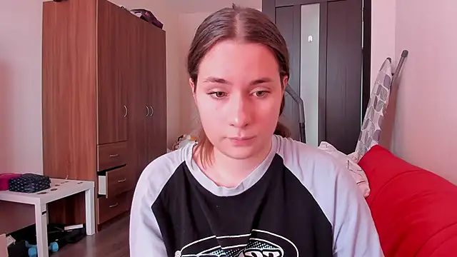 Snapshot of MioMoonlight chatting on April 12, 2026, 10:53 am MioMoonlight online show from April 12, 2026, 10:53 am