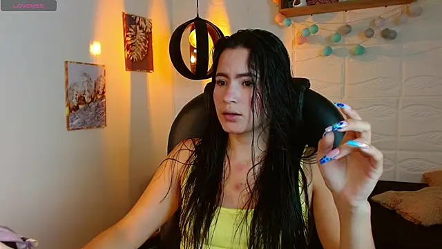 rosaleia  online show from June 16, 2026, 4:37 am