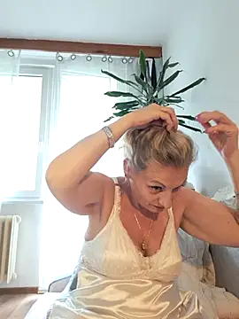 Blond lady czech online show from July 14, 2026, 3:40 pm