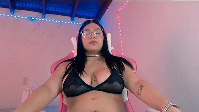 Juana Olarte08 online show from April 16, 2026, 7:03 pm