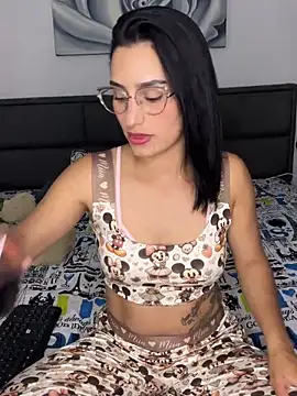 Mia sx1 online show from April 17, 2026, 3:31 am