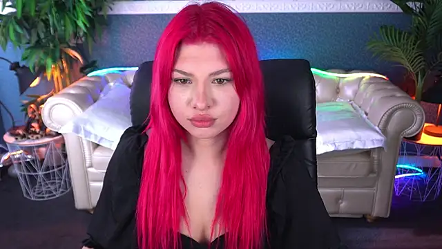 Snapshot of PinkyTrix chatting on April 13, 2026, 12:54 pm PinkyTrix online show from April 13, 2026, 12:54 pm