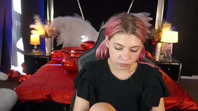 PinkyTrix online show from June 20, 2026, 2:09 pm
