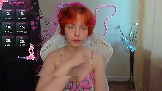 InfernoKitten online show from June 5, 2026, 6:52 am