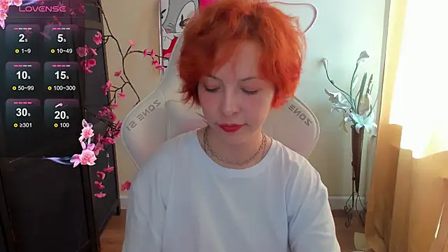 Snapshot of InfernoKitten chatting on June 9, 2026, 1:17 am InfernoKitten online show from June 9, 2026, 1:17 am