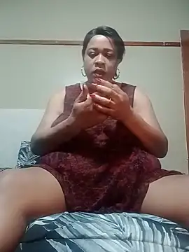BUSTYQUEEN56  online show from June 11, 2026, 6:33 am