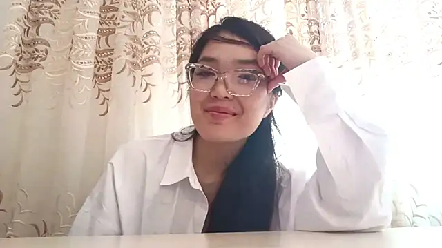 Snapshot of BrawnyDrip chatting on May 8, 2026, 11:48 am BrawnyDrip online show from May 8, 2026, 11:48 am