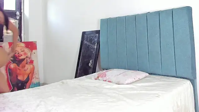 Snapshot of Monica__04 chatting on May 4, 2026, 8:38 pm Monica 04 online show from May 4, 2026, 8:38 pm