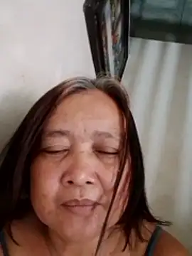 Snapshot of jeanyummytits chatting on April 28, 2026, 5:23 am jeanyummytits online show from April 28, 2026, 5:23 am