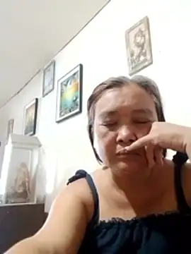 Snapshot of jeanyummytits chatting on April 29, 2026, 10:38 pm jeanyummytits online show from April 29, 2026, 10:38 pm