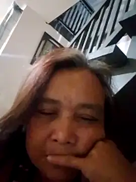 Snapshot of jeanyummytits chatting on May 1, 2026, 1:37 pm jeanyummytits online show from May 1, 2026, 1:37 pm