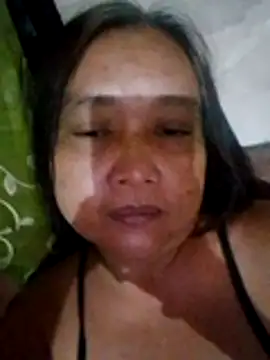 Snapshot of jeanyummytits chatting on May 10, 2026, 2:55 pm jeanyummytits online show from May 10, 2026, 2:55 pm
