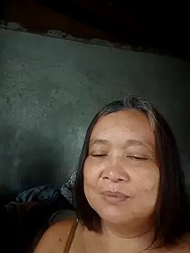 Snapshot of jeanyummytits chatting on May 21, 2026, 11:12 pm jeanyummytits online show from May 21, 2026, 11:12 pm