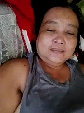 jeanyummytits online show from July 2, 2026, 11:55 pm