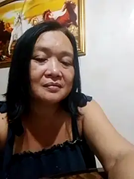 jeanyummytits online show from July 5, 2026, 10:44 am