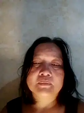 jeanyummytits online show from July 6, 2026, 10:45 pm