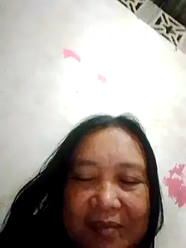 jeanyummytits online show from July 13, 2026, 12:19 pm