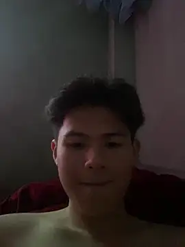 hieudinh0903 online show from April 14, 2026, 5:46 am