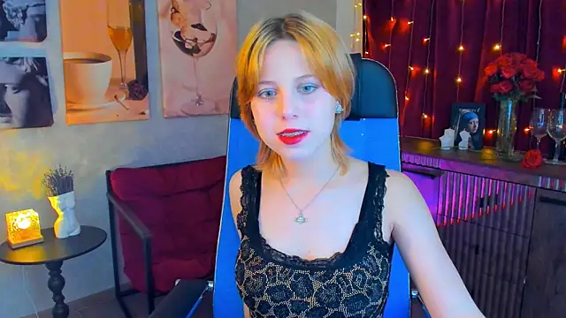 VivienneHebert online show from April 30, 2026, 10:21 am