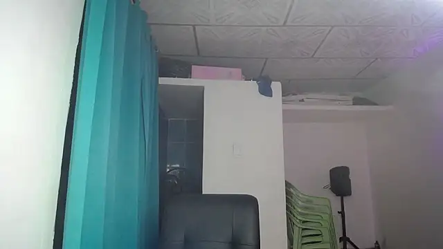 daira2006 online show from April 14, 2026, 4:29 am