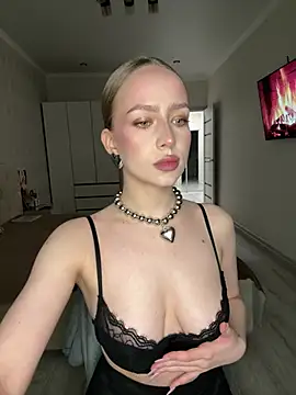 Snapshot of AlisaPearl chatting on April 15, 2026, 8:20 pm AlisaPearl online show from April 15, 2026, 8:20 pm