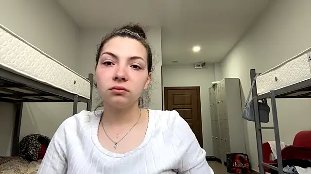 SharieLangan online show from April 16, 2026, 4:19 pm