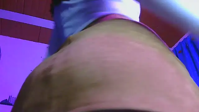 Snapshot of tinny_emiily chatting on July 9, 2026, 3:21 am tinny emiily online show from July 9, 2026, 3:21 am