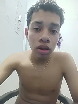 Snapshot of curious_straight_guy chatting on June 5, 2026, 1:56 am curious straight guy online show from June 5, 2026, 1:56 am