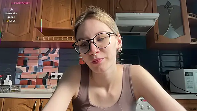 eileencrowday online show from April 20, 2026, 3:09 am