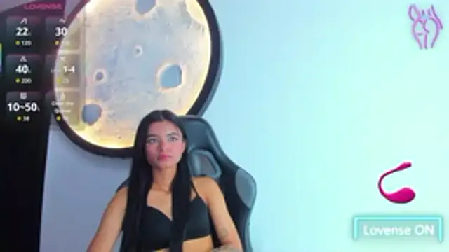 Snapshot of luna-bella_ chatting on May 20, 2026, 4:07 am luna-bella online show from May 20, 2026, 4:07 am