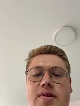 SecretOfficeX online show from April 13, 2026, 4:01 pm