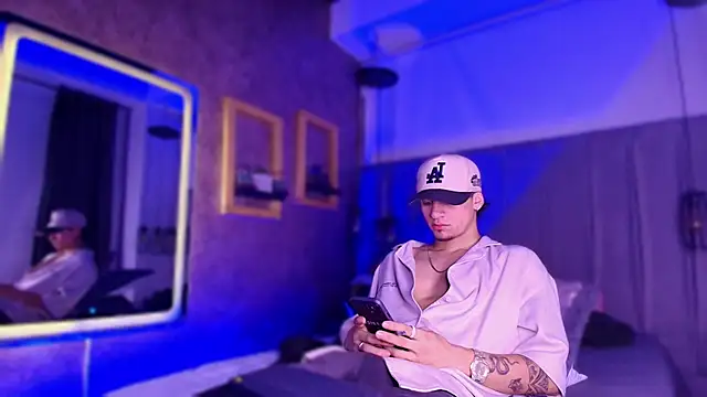 The BossCrown online show from May 26, 2026, 3:57 am