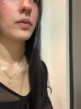 NickieCute- online show from April 16, 2026, 8:09 pm