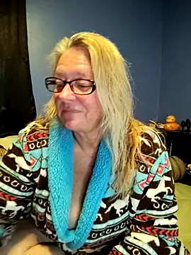Snapshot of RavensLove chatting on May 17, 2026, 11:45 pm RavensLove online show from May 17, 2026, 11:45 pm