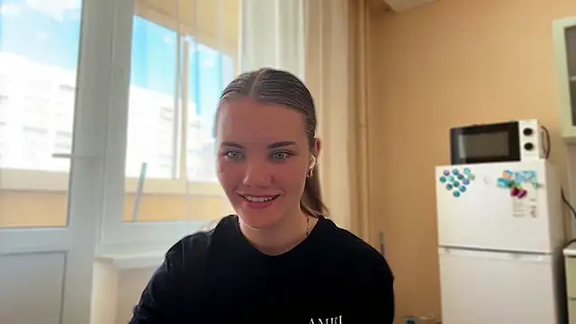 Snapshot of doana_bebriti chatting on April 16, 2026, 12:17 pm doana bebriti online show from April 16, 2026, 12:17 pm