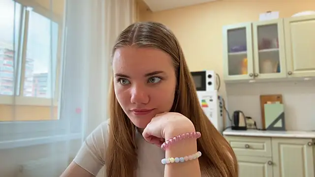 Snapshot of doana_bebriti chatting on April 24, 2026, 1:35 pm doana bebriti online show from April 24, 2026, 1:35 pm