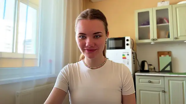 Snapshot of doana_bebriti chatting on April 28, 2026, 11:15 am doana bebriti online show from April 28, 2026, 11:15 am