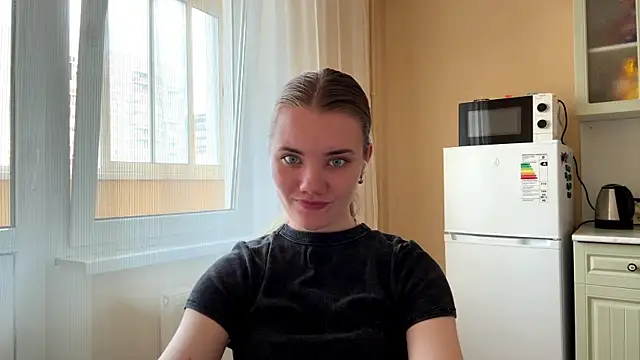 Snapshot of doana_bebriti chatting on May 12, 2026, 11:29 am doana bebriti online show from May 12, 2026, 11:29 am