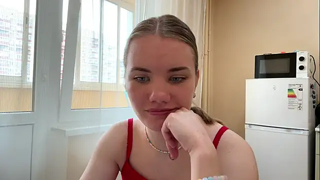 Snapshot of doana_bebriti chatting on May 15, 2026, 11:17 am doana bebriti online show from May 15, 2026, 11:17 am