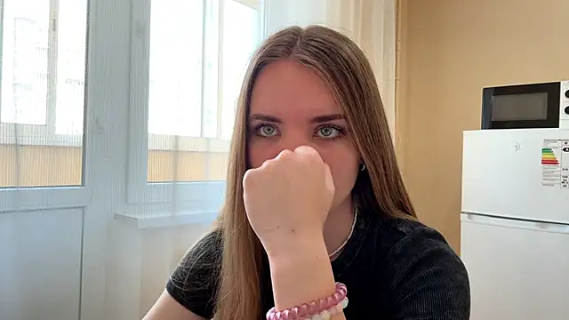 Snapshot of doana_bebriti chatting on May 26, 2026, 11:06 am doana bebriti online show from May 26, 2026, 11:06 am