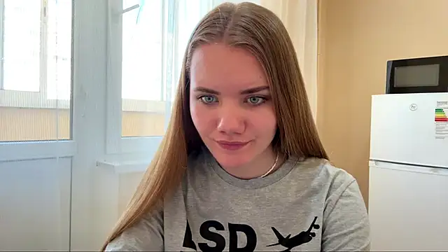 Snapshot of doana_bebriti chatting on May 27, 2026, 11:18 am doana bebriti online show from May 27, 2026, 11:18 am