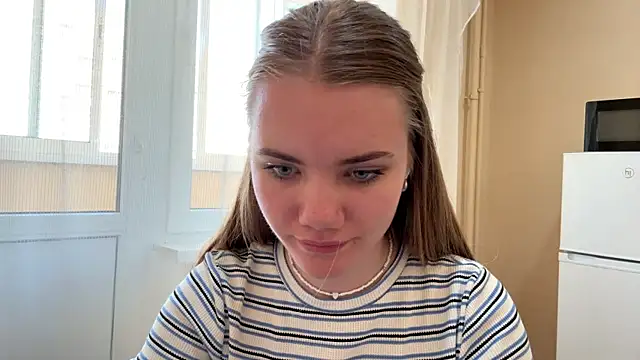 Snapshot of doana_bebriti chatting on June 3, 2026, 2:33 pm doana bebriti online show from June 3, 2026, 2:33 pm