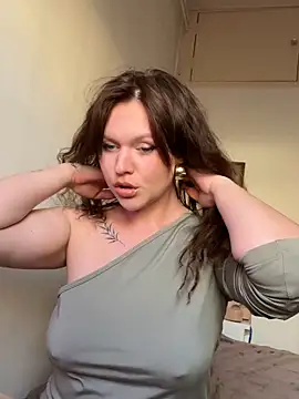 Snapshot of SweetLikaaa chatting on April 23, 2026, 4:42 pm SweetLikaaa online show from April 23, 2026, 4:42 pm
