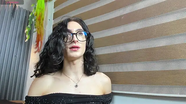 Snapshot of Shammy_rosse chatting on June 11, 2026, 9:46 pm Shammy rosse online show from June 11, 2026, 9:46 pm