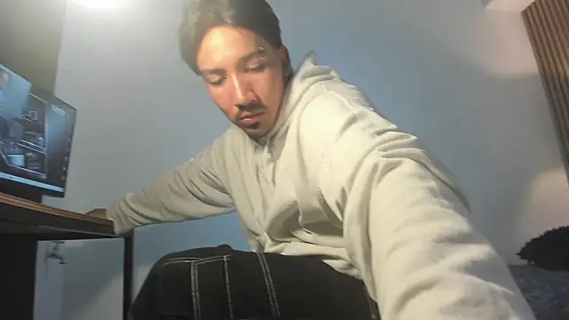 Iam OttoAndrew online show from April 29, 2026, 3:43 am