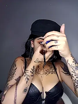 AteneaRockstar04 online show from April 14, 2026, 3:23 am